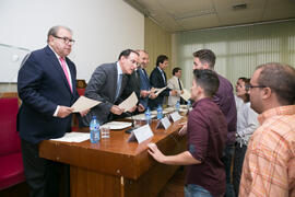 Entrega de diplomas acreditativos. Primer encuentro "10Graduadxs10". Facultad de Ciencias Económicas y Empresariales. Octubre de 2017