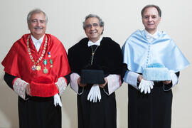 Retrato de José María Martín Delgado, José Ángel Narváez y Antonio Soler previo a su investidura como Doctor "Honoris Causa" por la Facultad de Filosofía y Letras de la Universidad de Málaga. Paraninfo. Junio de 2016