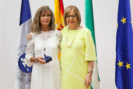 Retrato con la rectora en el homenaje a los jubilados y al personal que cumple 25 años de servicio en la UMA. Paraninfo. Mayo 2015