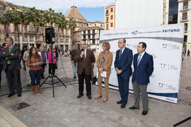 Inauguración de la exposición "UMA 40 años compartiendo futuro" en Calle Larios. Octubre de 2012