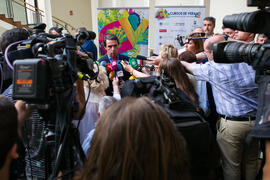 José María Aznar atiende a los medios. Cursos de Verano de la Universidad de Málaga. Edificio del Rectorado. Julio de 2018