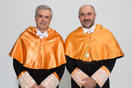 Retrato de Eugenio José Luque y José Emilio Navas previo a su investidura como Doctor "Honoris Causa" por la Facultad de Ciencias Económicas y Empresariales de la Universidad de Málaga. Edificio del Rectorado. Abril de 2017