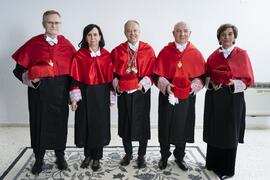 Retrato de grupo previo a la investidura de Emilia Casas Baamonde como Doctora "Honoris Causa" por la Facultad de Derecho de la Universidad de Málaga. Pabellón de Gobierno. Noviembre de 2022