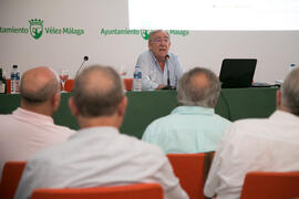 Conferencia de Fernando López Segura. Curso "El aceite de oliva, salud, cultura y riqueza de los pueblos mediterráneos". Cursos de Verano de la Universidad de Málaga. Vélez Málaga. Julio de 2018