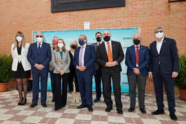 Foto de grupo. Visita de la Ministra de Economía Nadia Calviño a la Universidad de Málaga. Facultad de Ciencias Económicas y Empresariales. Enero de 2022