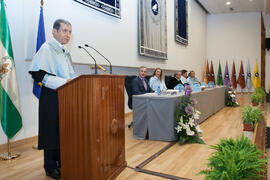 Hipólito Esteban Soler en la investidura como Doctor "Honoris Causa" de Antonio Soler por la Facultad de Filosofía y Letras de la Universidad de Málaga. Paraninfo. Junio de 2016