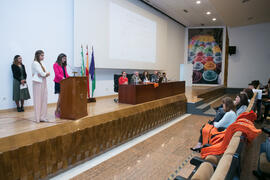Intervención de una alumna en su graduación de Máster de la Facultad de Ciencias Económicas y Empresariales de la Universidad de Málaga. Paraninfo. Mayo de 2017