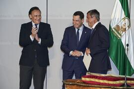 Teodomiro López, José Carlos Gómez y Juan Manuel Moreno. Toma de posesión de D. Teodomiro López Navarrete como Rector de la Universidad de Málaga. Palacio de San Telmo, Sevilla. Febrero de 2024