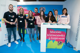 Estand de Relaciones Internacionales y Cooperación. Jornadas de Puertas Abiertas de la Universidad de Málaga. Complejo Polideportivo Universitario. Abril de 2018