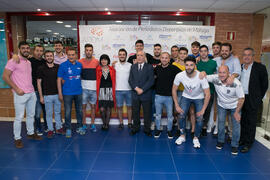Foto de grupo. Inauguración de la exposición "Málaga en el Objetivo". Complejo Polideportivo Universitario. Mayo de 2019