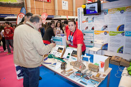Estand de la Escuela Politécnica Superior. Jornadas de Puertas Abiertas de la Universidad de Málaga. Complejo Polideportivo Universitario. Abril de 2016