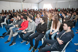 Alumnado asistente a una charla informativa. Jornadas de Puertas Abiertas de la Universidad de Málaga. Complejo Polideportivo Universitario. Abril de 2016