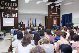 José Ángel Narváez en la graduación de alumnos del CIE-UMA el Día del Español. Centro Internacional de Español de la Universidad de Málaga. Junio de 2016