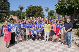 Foto de grupo. Graduación y clausura del curso del Aula de Mayores de la Universidad de Málaga. Paraninfo. Junio de 2015