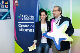 José Ángel Narváez en estand de la Fundación General de la UMA. Jornadas de Puertas Abiertas de la Universidad de Málaga. Complejo Polideportivo Universitario. Abril de 2016