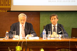 Martín María Razquin presenta la conferencia de Ignacio Sánchez de Mora. Curso "La nueva contratación pública". Cursos de Verano de la Universidad de Málaga. Málaga. Julio de 2018