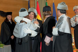 Investidura como Doctores "Honoris Causa" de Michelle Mattelart y Armand Mattelart por la Facultad de Ciencias de la Comunicación de la Universidad de Málaga. Rectorado. Abril de 2014