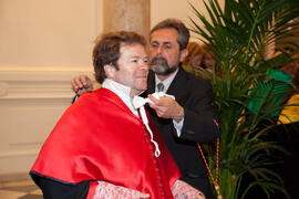 Representante de la Universidad de Málaga momentos previos del desfile procesional de la estación de penitencia de la Hermandad de los Estudiantes. Abril de 2014