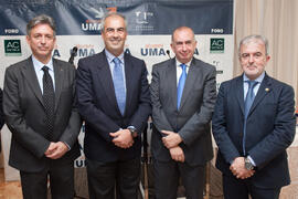 Foto de grupo previa al nombramiento de D. Juan José Sánchez Luque como Alumno de Honor de la Universidad de Málaga. AC Málaga Palacio. Febrero de 2015