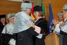 Investidura como Doctores "Honoris Causa" de Michelle Mattelart y Armand Mattelart por la Facultad de Ciencias de la Comunicación de la Universidad de Málaga. Rectorado. Abril de 2014