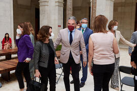 Elías Bendodo y Mariluz Reguero. Inauguración de la exposición "Eugenio Chicano Siempre". Museo de Málaga. Mayo de 2021