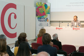 Víctor Fernando Muñoz presenta el curso "Principios de la Economía Circular". Cursos de Verano de la Universidad de Málaga. Málaga. Julio de 2018