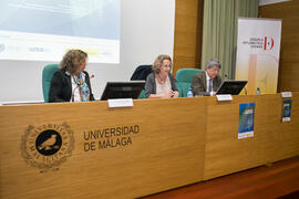Magdalena Martín, Ana Andrés y Carlos Jiménez. Mesa 1: "La perspectiva de las Naciones Unidas". Jornada "Brexit y Gibraltar. Un reto con oportunidades conjuntas". Edificio del Rectorado. Febrero de 2017