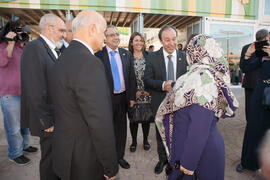 Hissa Al-Otaiba, José Ángel Narváez y Pedro Farias en la inauguración de la Oficina de la Universidad de Sharjah, Emiratos Árabes. Jardín Botánico. Noviembre de 2015