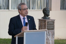 José Ángel Narváez en la presentación del árbol de Hipócrates donado por la isla de Kos. Facultad de Medicina. Octubre de 2017
