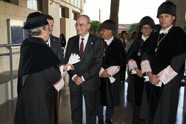 Momentos previos a la imposición de la Medalla de Oro de la Universidad de Málaga a Junta de Andalucía, Diputación Provincial de Málaga y Ayuntamiento de la capital. Paraninfo. Noviembre de 2023