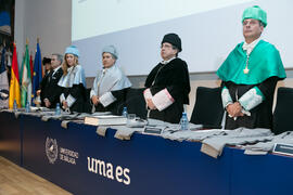 Mesa presidencial de la segunda sesión de investidura de nuevos doctores por la Universidad de Málaga. Paraninfo. Marzo de 2017