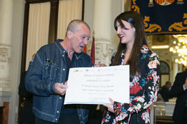 Entrega del premio al Mejor Trabajo Fin de Grado a Nélida Victoria Díaz Romero. II Premios de Investigación de la Cátedra de Estudios Cofrades. Ayuntamiento de Málaga. Marzo de 2018