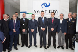 Foto de grupo tras la visita de José Antonio Nieto, Secretario de Estado de Seguridad, a Aeorum. Edificio de Institutos Universitarios. Febrero de 2017