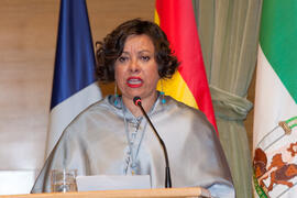 Ana Jorge Alonso en la investidura como Doctores "Honoris Causa" de Michelle Mattelart y Armand Mattelart por la Facultad de Ciencias de la Comunicación de la Universidad de Málaga. Rectorado. Abril de 2014