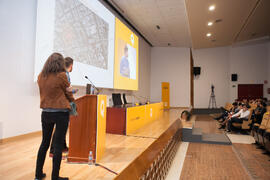 Pau Sarquella y Diana Usón. Presentación del proyecto "Persiana Barcelona". V Foro Arquia/Próxima 2016: Futuro Imperfecto. Paraninfo. Octubre de 2016