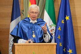 Jean-Marie Lehn en su investidura como Doctor "Honoris Causa" por la Facultad de Ciencias de la Universidad de Málaga. Edificio del Rectorado. Junio 2015