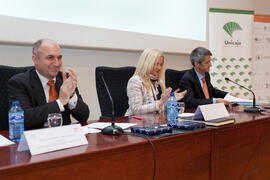 Eugenio Luque, María Jesús Morales, y José Manuel Domínguez en el homenaje de Unicaja a la Facultad de Económicas. Paraninfo. Abril 2015