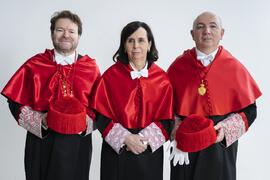 Retrato de grupo previo a la investidura de Emilia Casas Baamonde como Doctora "Honoris Causa" por la Facultad de Derecho de la Universidad de Málaga. Pabellón de Gobierno. Noviembre de 2022