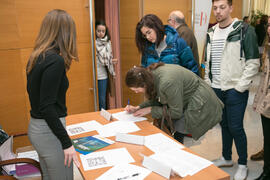 Entrega de acreditaciones. Jornada "Brexit y Gibraltar. Un reto con oportunidades conjuntas". Edificio del Rectorado. Febrero de 2017