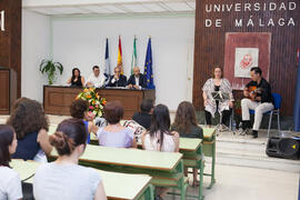 Actuación de Raquel Framit y Daniel Mora en la graduación de alumnos del CIE-UMA el Día del Español. Centro Internacional de Español de la Universidad de Málaga. Junio de 2016
