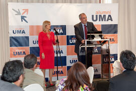 Carlos de las Heras en el nombramiento de Salvador Díaz Cano como miembro de honor de la Asociación de Antiguos Alumnos de la Universidad de Málaga. Foro Alumni-UMA. Mayo de 2014