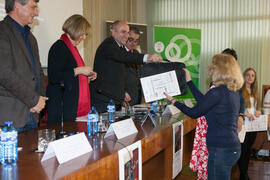 Entrega de premios a los alumnos ganadores de la VIII Olimpiada Local de Economía. Facultad de Ciencias Económicas y Empresariales. Febrero de 2016