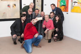 Foto de grupo tras la inauguración de la exposición "Economistas en el arte". Museo de Nerja. Enero de 2017