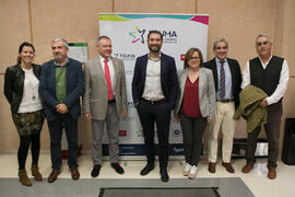 Foto de grupo momentos previos a la conferencia "Dialogando", con Pere Estupinyà. Facultad de Ciencias. Octubre de 2018