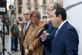 Inauguración de la exposición "UMA 40 años compartiendo futuro" en Calle Larios. Octubre de 2012
