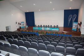 Momentos previos a la celebración del 4º Congreso Internacional de Actividad Físico-Deportiva para Mayores de la Universidad de Málaga. Escuela Técnica Superior de Ingeniería Informática y Telecomunicaciones. Marzo de 2011