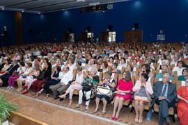 Asistentes a la graduación y clausura del curso del Aula de Mayores de la Universidad de Málaga. Paraninfo. Junio de 2019