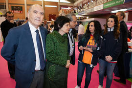 Pedro Montiel, Tecla Lumbreras y José Ángel Narváez en el estand de Deporte Universitario. Jornadas de Puertas Abiertas de la Universidad de Málaga. Complejo Polideportivo Universitario. Abril de 2016