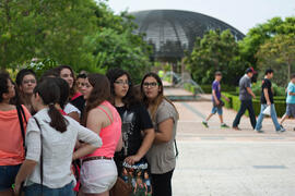Alumnas en el Jardín Botánico de la Universidad de Málaga. Campus de Teatinos. Mayo de 2013