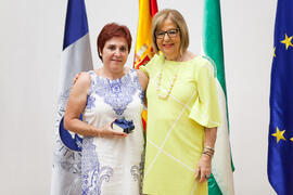 Retrato con la rectora en el homenaje a los jubilados y al personal que cumple 25 años de servicio en la UMA. Paraninfo. Mayo 2015